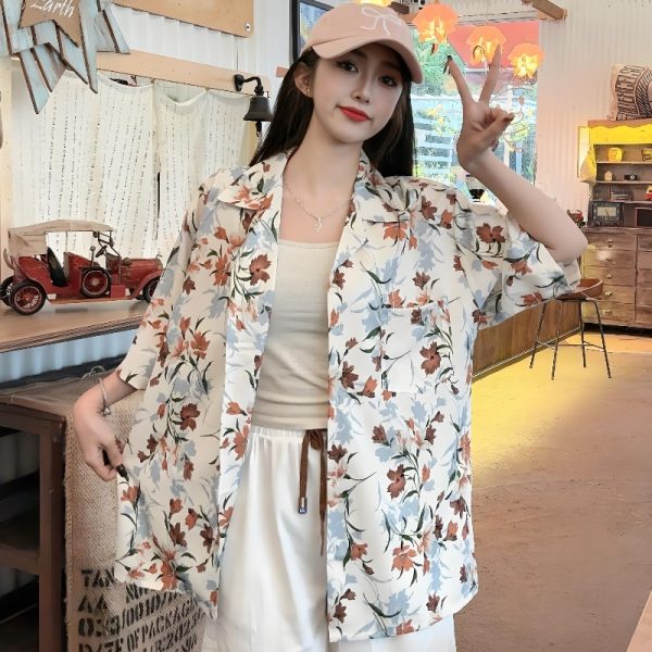 Retro Floral Short Sleeve Shirt for Women - Loose Casual Hawaiian Style Ice Silk Top for Beach Wear