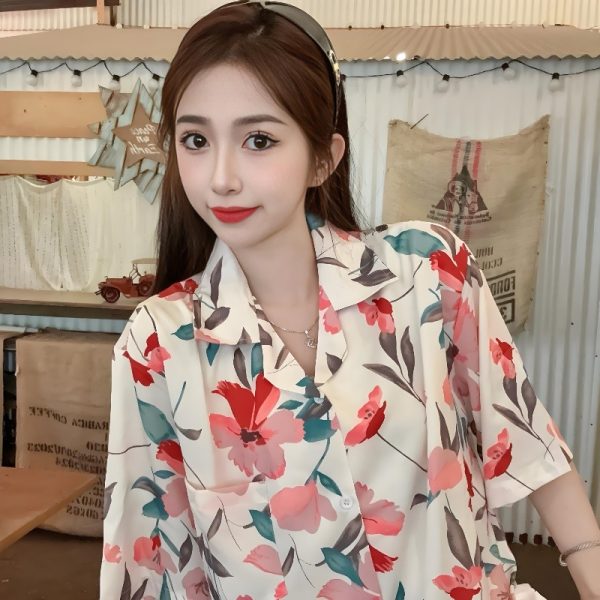Retro Floral Short Sleeve Shirt for Women - Summer Hawaiian Style Casual Top, Loose Fit for Beach and Everyday Wear