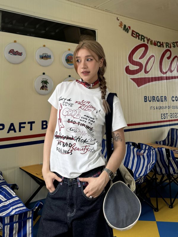 Retro Graffiti Hand-Painted Short Sleeve T-Shirt for Women - Casual Summer Top in American Style, Y2K Vibe