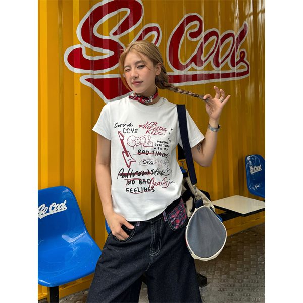 Retro Graffiti Hand-Painted Short Sleeve T-Shirt for Women - Casual Summer Top in American Style, Y2K Vibe