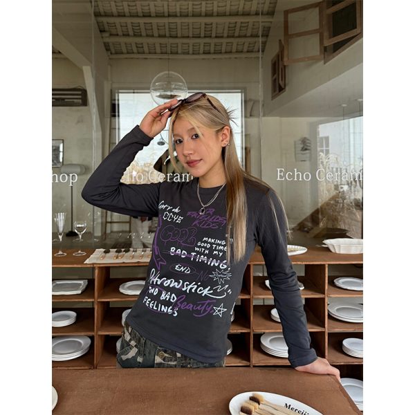 Retro Graffiti Hand-Painted Short Sleeve T-Shirt for Women - Casual Summer Top in American Style, Y2K Vibe