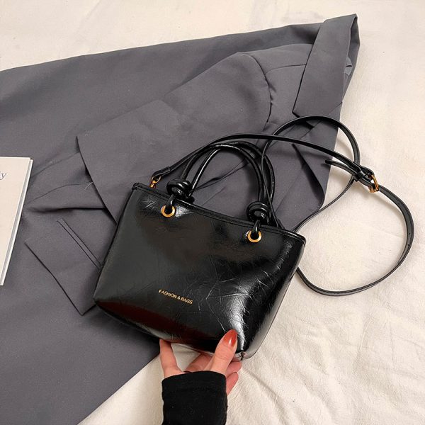 Retro Handheld Bucket Bag for Women - Minimalist Casual Shoulder Bag, 2025 Autumn Winter Style, Korean Fashion Trend