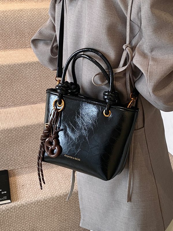 Retro Handheld Bucket Bag for Women - Minimalist Casual Shoulder Bag, 2025 Autumn Winter Style, Korean Fashion Trend