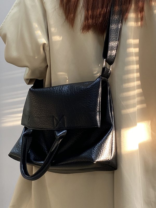 Retro Handheld Large Capacity Tote Bag for Women - Stylish Commuting Shoulder Crossbody Bag - 2025 Niche Design
