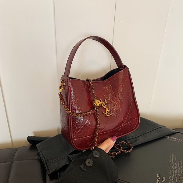 Retro High-End Oil Wax Leather Bucket Bag for Women - Trendy Versatile Shoulder Bag for Winter 2025 Fashion