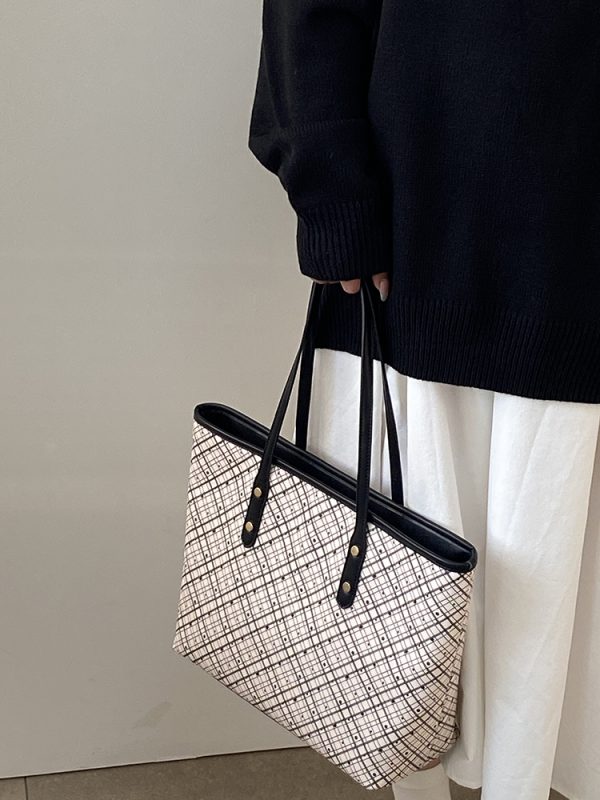 Retro Large Capacity Tote Bag for Women - Versatile Commuting Shoulder Handbag, 2025 Niche Design