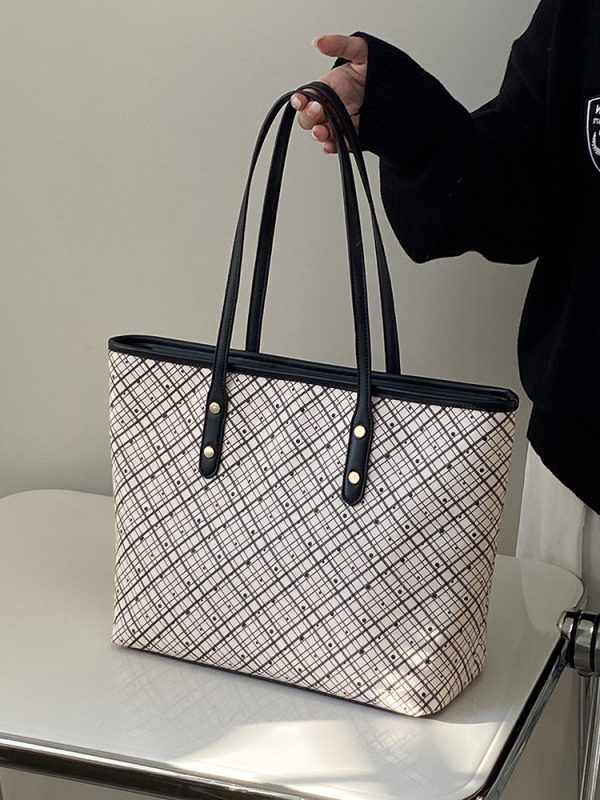 Retro Large Capacity Tote Bag for Women - Versatile Commuting Shoulder Handbag, 2025 Niche Design