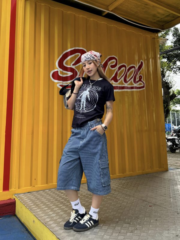Retro Multi-Pocket Striped Denim Shorts for Men and Women - Loose Fit Street Style Summer Three-Quarter Pants