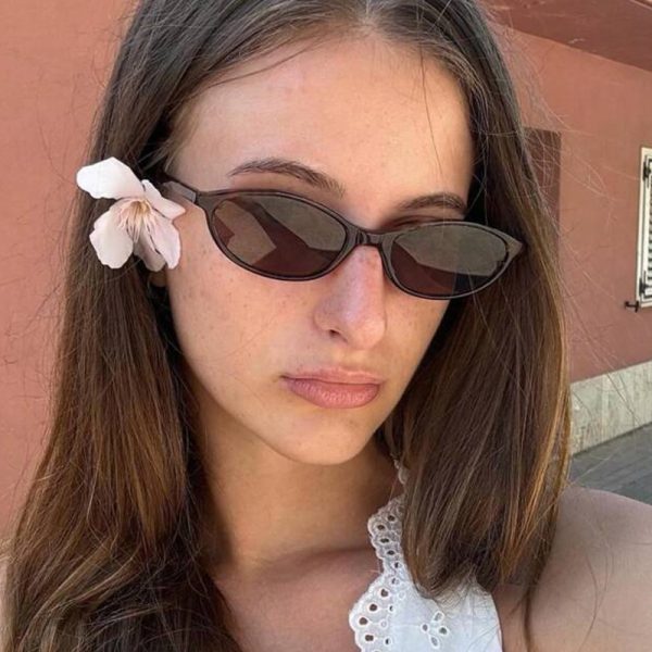 Retro Oval Narrow-Frame Sunglasses for Men and Women - Trendy Small Face Fit, Hip-Hop and Street Style, Ideal for Parties and Runway