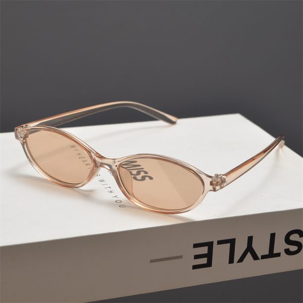 Retro Oval Narrow-Frame Sunglasses for Men and Women - Trendy Small Face Fit, Hip-Hop and Street Style, Ideal for Parties and Runway