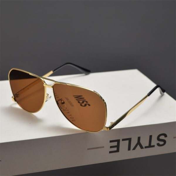 Retro Oversized Punk Double-Bridge Sunglasses for Women - High-End Round Face Frog Glasses for Hip-Hop and Party Style
