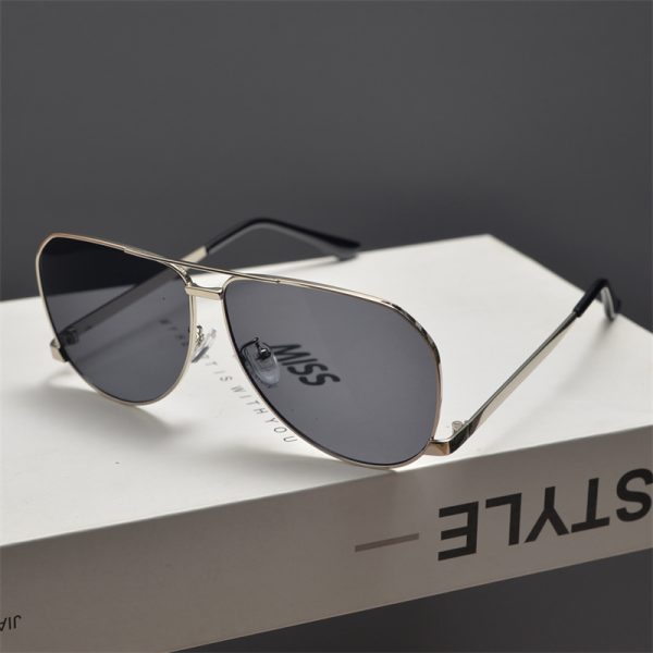 Retro Oversized Punk Double-Bridge Sunglasses for Women - High-End Round Face Frog Glasses for Hip-Hop and Party Style