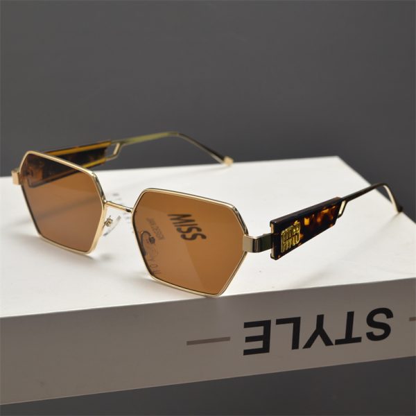 Retro Polygonal Slimming Sunglasses for Men and Women - High-End Punk Style Hip-Hop Party Eyewear