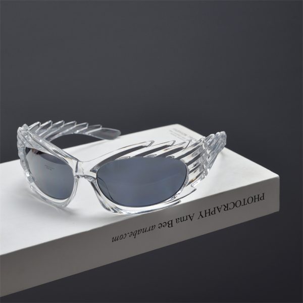 Retro Punk Asymmetric Winged Sunglasses for Men and Women - Trendy Street Style Eyewear for Millennial Fashion