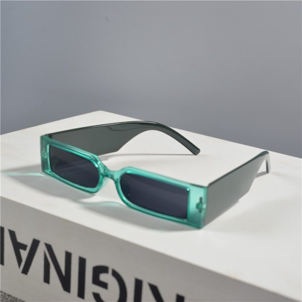 Retro Rectangular Narrow-Frame Sunglasses for Men and Women - Trendy Hip-Hop Street Style, Disco-Inspired Fashion Eyewear