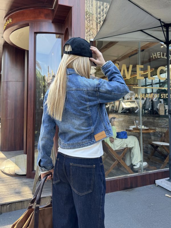 Retro Slim-Fit Denim Jacket for Women - American Style with Lapel, Versatile Splicing, Perfect for Autumn Fashion