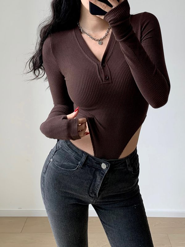 Retro Slim-Fit V-Neck Buttoned Knitted Bodysuit for Women - Waist-Revealing Design for a Flattering, Slimming Effect