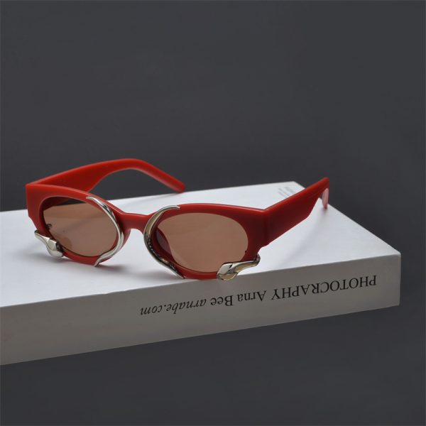 Retro Snake-Shaped Cat-Eye Sunglasses for Women - Millennium Style Korean Trendy Hip-Hop Party Eyewear