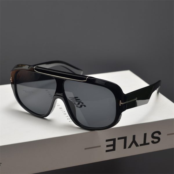 Retro Square Frame Round Face Sunglasses for Men and Women, Trendy Windproof Cycling Shades, Hip-Hop Style Eyewear