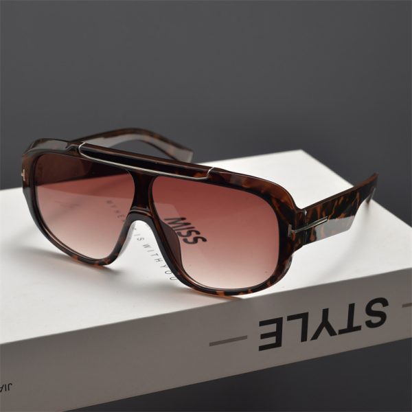 Retro Square Frame Round Face Sunglasses for Men and Women, Trendy Windproof Cycling Shades, Hip-Hop Style Eyewear