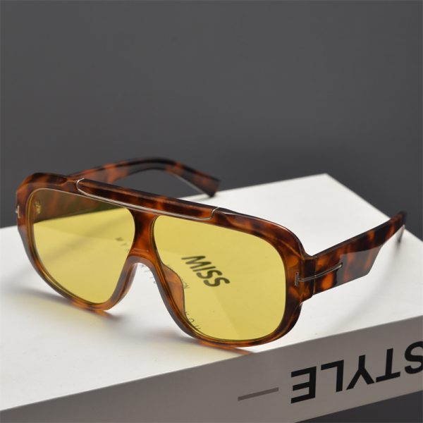 Retro Square Frame Round Face Sunglasses for Men and Women, Trendy Windproof Cycling Shades, Hip-Hop Style Eyewear