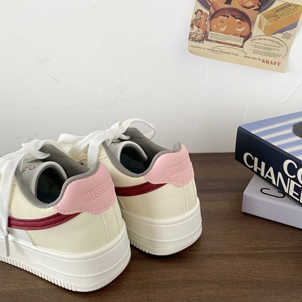 Retro Thick-Soled Star Sneakers for Women - Casual White Sports Shoes, 2025 Spring Style, Versatile Trendy Footwear