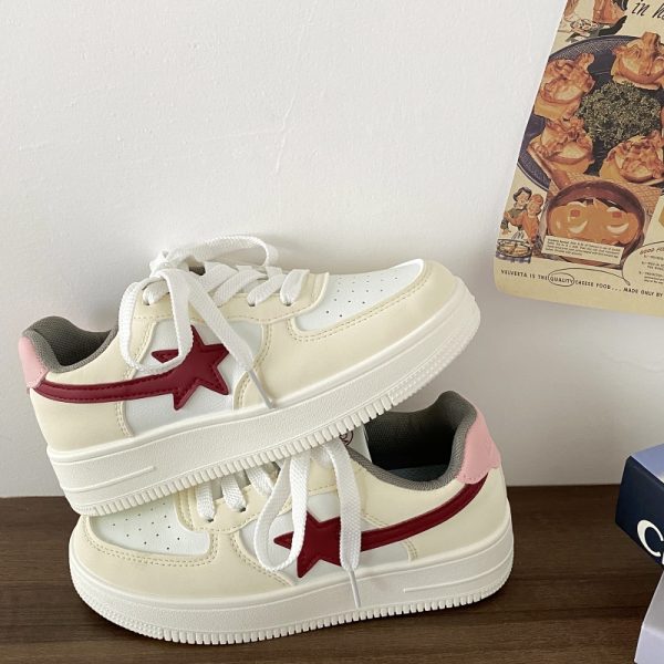 Retro Thick-Soled Star Sneakers for Women - Casual White Sports Shoes, 2025 Spring Style, Versatile Trendy Footwear