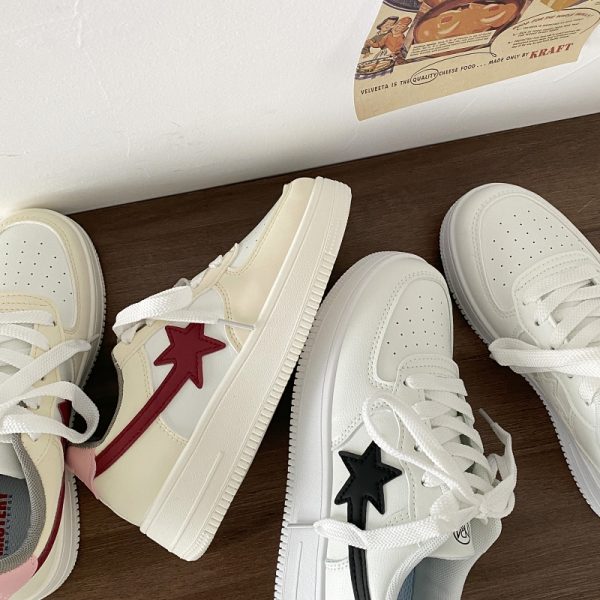 Retro Thick-Soled Star Sneakers for Women - Casual White Sports Shoes, 2025 Spring Style, Versatile Trendy Footwear