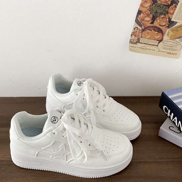 Retro Thick-Soled Star Sneakers for Women - Casual White Sports Shoes, 2025 Spring Style, Versatile Trendy Footwear