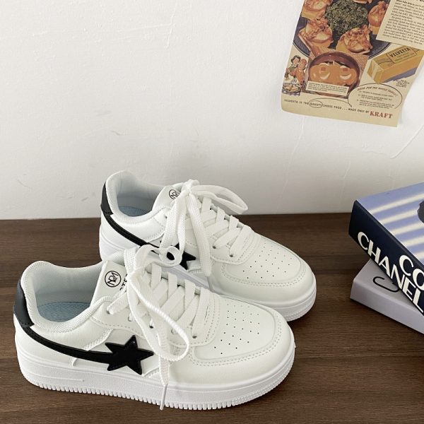 Retro Thick-Soled Star Sneakers for Women - Casual White Sports Shoes, 2025 Spring Style, Versatile Trendy Footwear