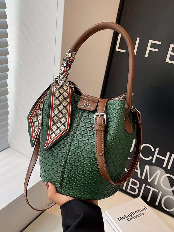 Retro Women's Bucket Bag - 2025 Autumn Style Diamond-Patterned Minimalist Shoulder Handbag