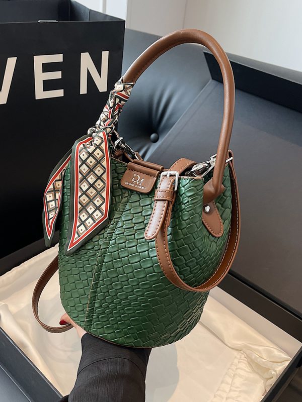 Retro Women's Bucket Bag - 2025 Autumn Style Diamond-Patterned Minimalist Shoulder Handbag