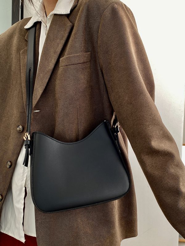 Retro Women's Underarm Saddle Bag - Versatile Crossbody Bag for Spring/Summer 2025, Trendy Niche Design, Chic and Stylish