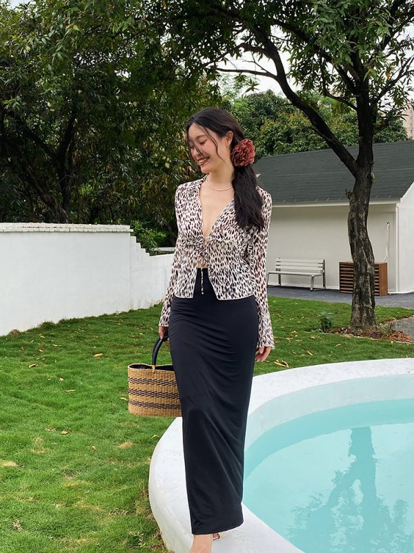 Reversible Long Skirt in Ice Silk Feel - High-End Fabric, Slim Fit, Elastic Waist, Luxe Style for Effortless Elegance