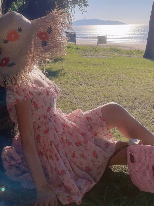 Romantic Floral Puff Sleeve Dress with French Square Neck - Handmade Hawaiian Style for Spring/Summer Vacation 2025