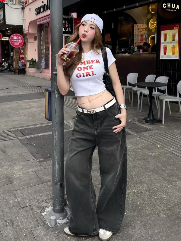 Sexy American Style Short Sleeve Crop Top T-Shirt for Women with Shoulder Letter Print, Slim Fit Midriff-Baring Inner Wear