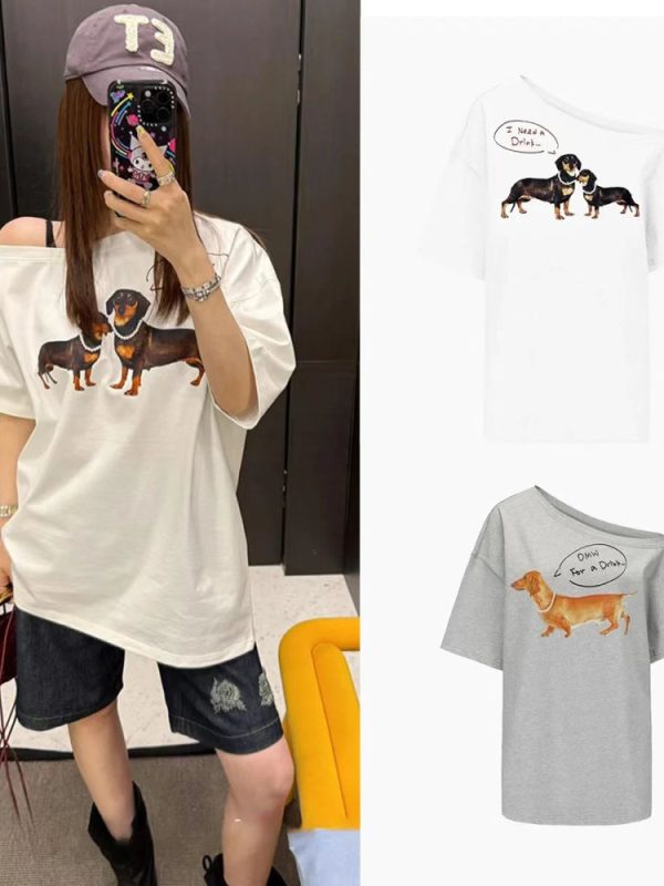 Slanted Off-Shoulder Short Sleeve T-Shirt for Women with Sausage Dog Print, Loose Fit, Jennie-Style, Versatile Casual Top