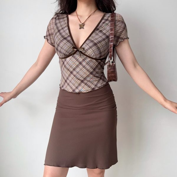 Slim Fit Deep V-Neck Plaid T-Shirt for Women - Retro European & American Style Short Sleeve Top