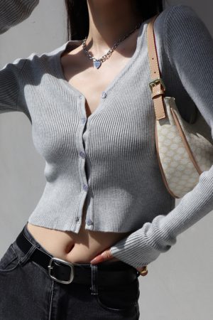Slim Fit V-Neck Knitted Top for Women, High-Waisted Short Long Sleeve Buttoned Cardigan, American Style Layering Essential