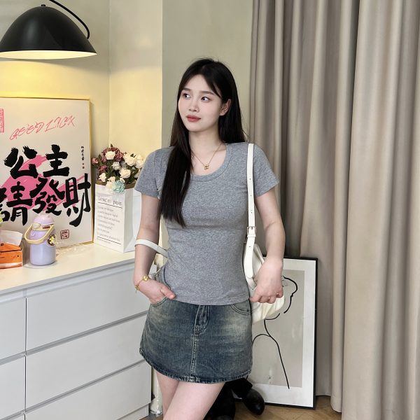Solid Color Short Sleeve T-Shirt for Women - Versatile Slim Fit Summer Top, Casual Essential, Perfect for Everyday Wear