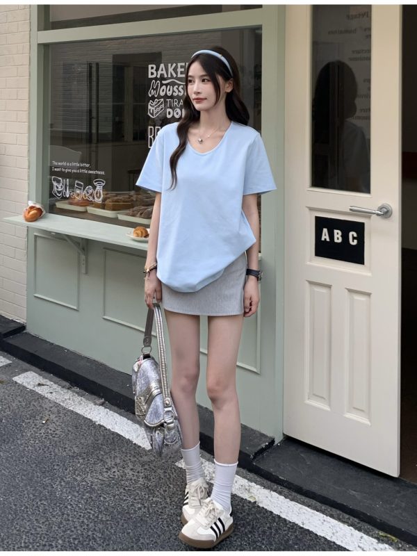Solid Color Short Sleeve V-Neck T-Shirt for Women - Loose Fit, Versatile Summer Top, 2025 New Arrival, Casual Essential