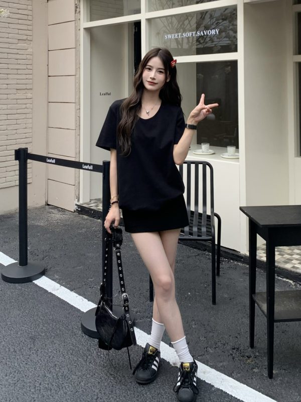 Solid Color Short Sleeve V-Neck T-Shirt for Women - Loose Fit, Versatile Summer Top, 2025 New Arrival, Casual Essential