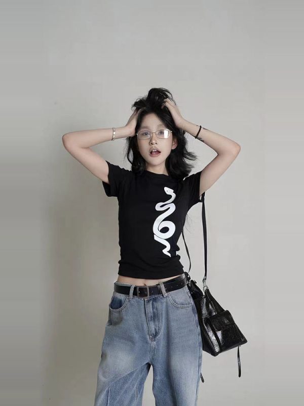 Spicy Girl Snake Print Black Short-Sleeve T-Shirt for Women - Slim Fit Summer Top, Versatile American Style Fashion