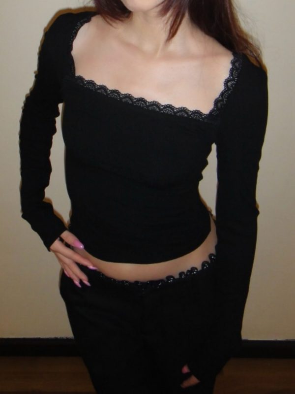 Spring 2025 Women's Elegant Square Neck Slim Fit Short T-Shirt - Versatile Basic Top for Hot Girl Style