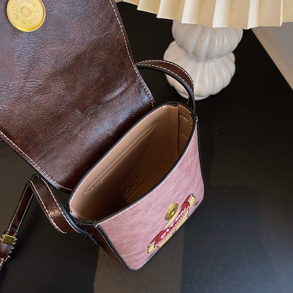 Stylish Cartoon Bear Shoulder Crossbody Bag for Women, 2025 Trendy Small Square Phone Bag, Cute Fashion Accessory