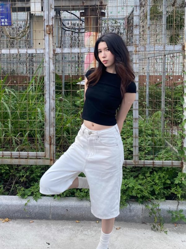 Summer 2025 Women's White Loose Casual Wide-Leg Denim Shorts - Trendy American Style for Effortless Y2K Fashion