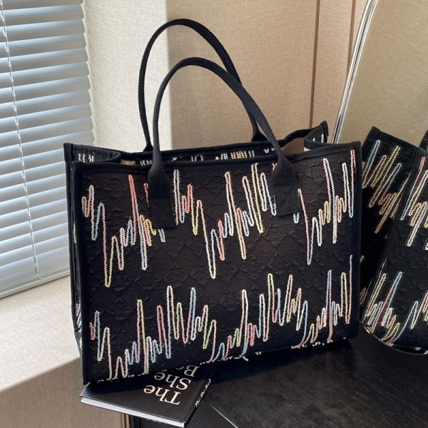 Summer Large Capacity Women's Travel Tote Bag - Chic Shoulder Bag for Commuting, Shopping, and Short Trips