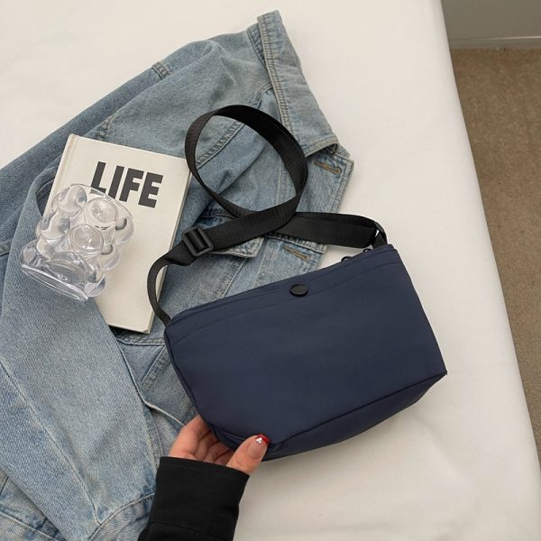 Summer Minimalist Lightweight Crossbody Bucket Bag for Women - Versatile Zipper Phone Bag for Commuting and Daily Use