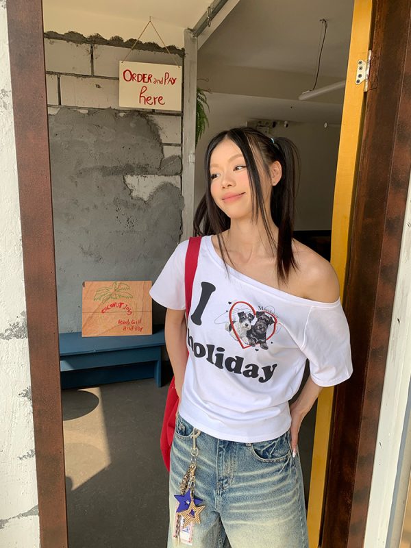 Summer Off-Shoulder Dog Print T-Shirt for Women - Slim Fit American Letter Short Sleeve Top, Casual Fashion