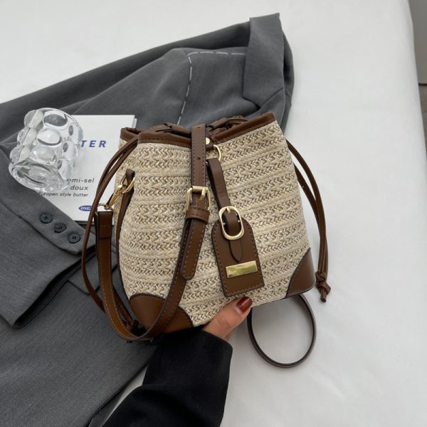 Summer Retro Color-Blocking Straw Bucket Bag for Women - Versatile Crossbody Bag for Beach Vacation and Casual Outings